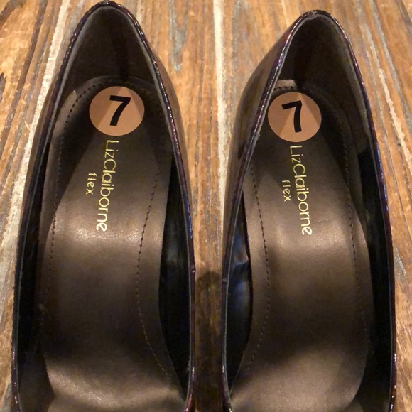 NWT Liz Claiborne Flex brown heels - Picture 4 of 8